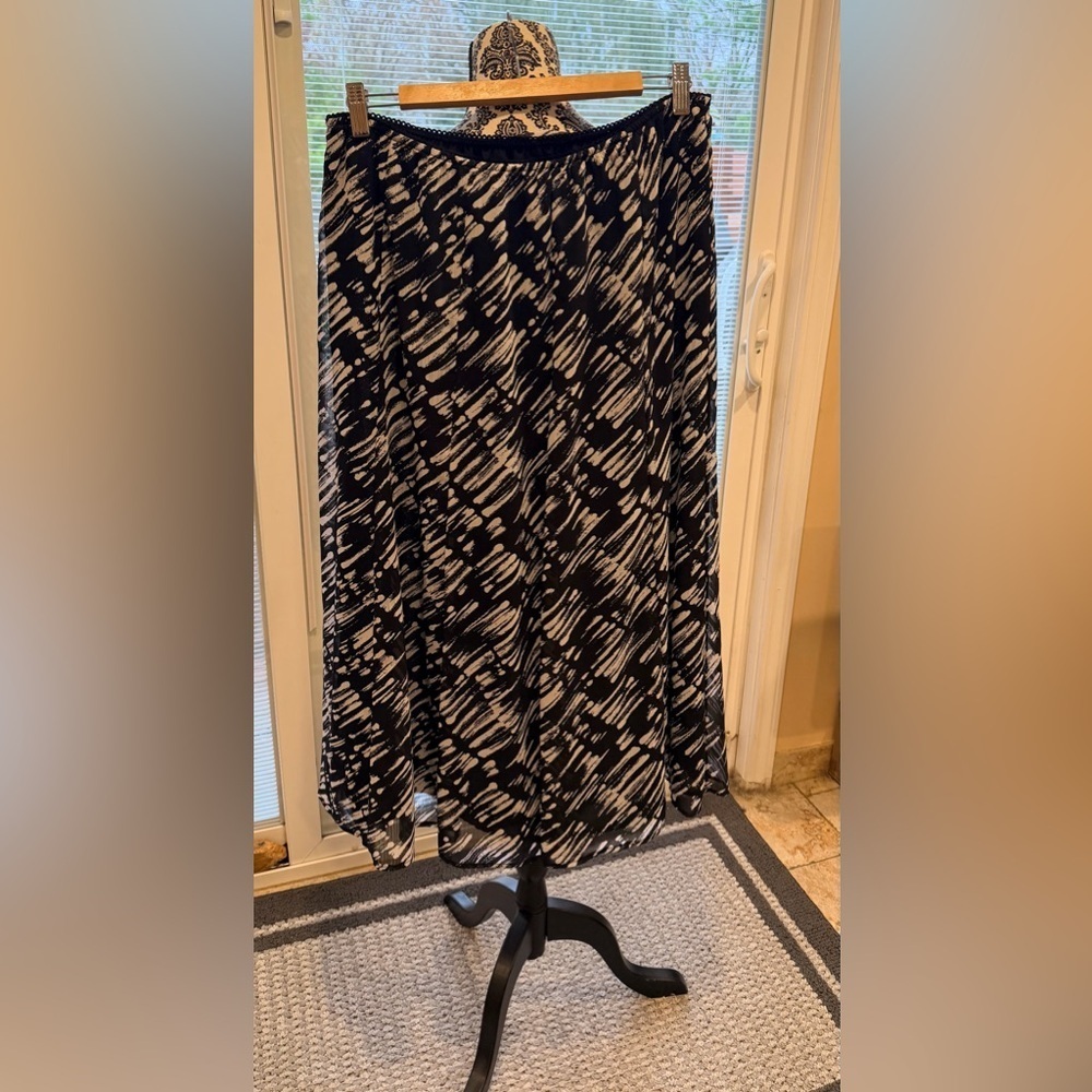 JM Collection Black and White Maxi Skirt